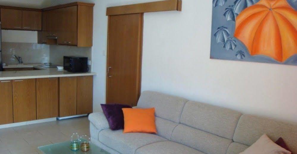 River Beach Apartments Limassol Luaran gambar