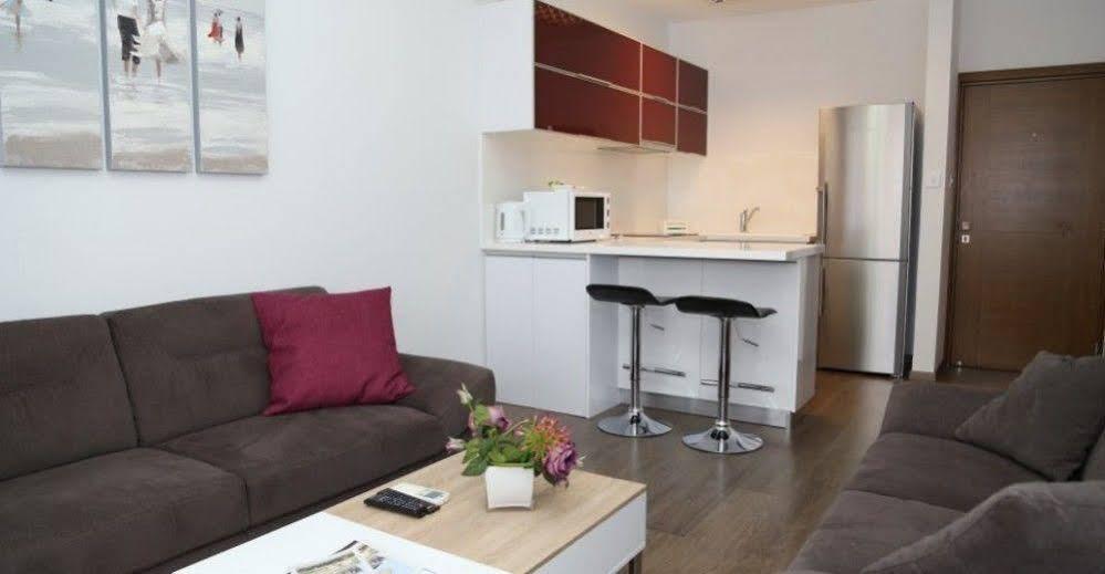 River Beach Apartments Limassol Luaran gambar